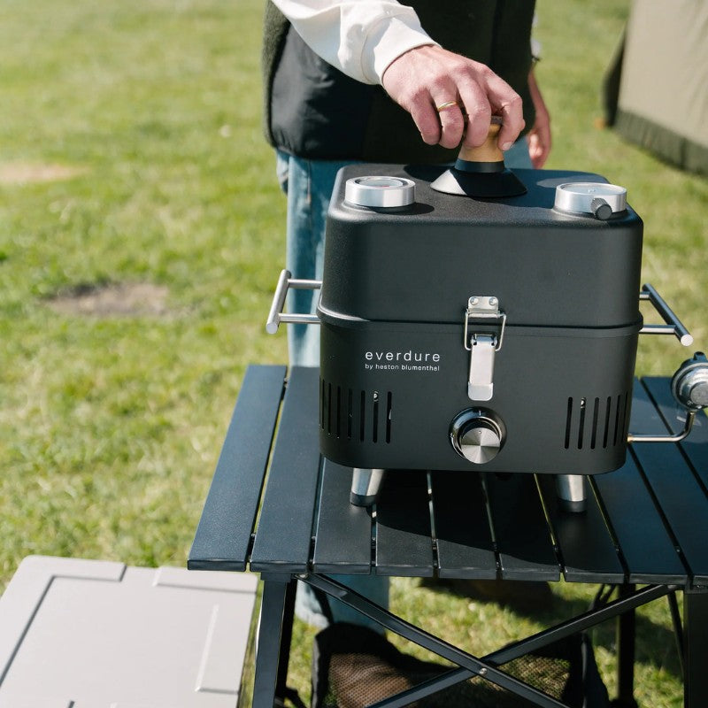 ＊キャベジンコーワです＊ Everdure Cube Proflame 360 Portable Gas Grill With Roasting Hood