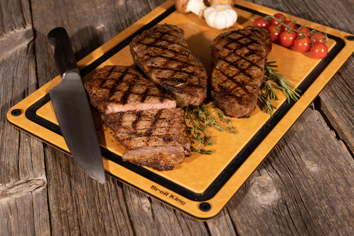 Broil King 68422 Wood Fibre Cutting Board