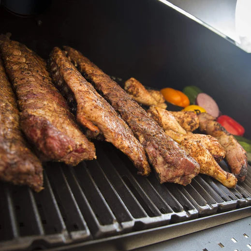 Broil King REGAL Charcoal Grill 400 w/ Heavy Duty Cast Iron Grids