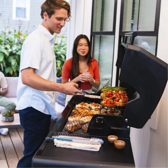 Charbroil Pro Series 4 Burner Gas Grill with Side Burner 463281024